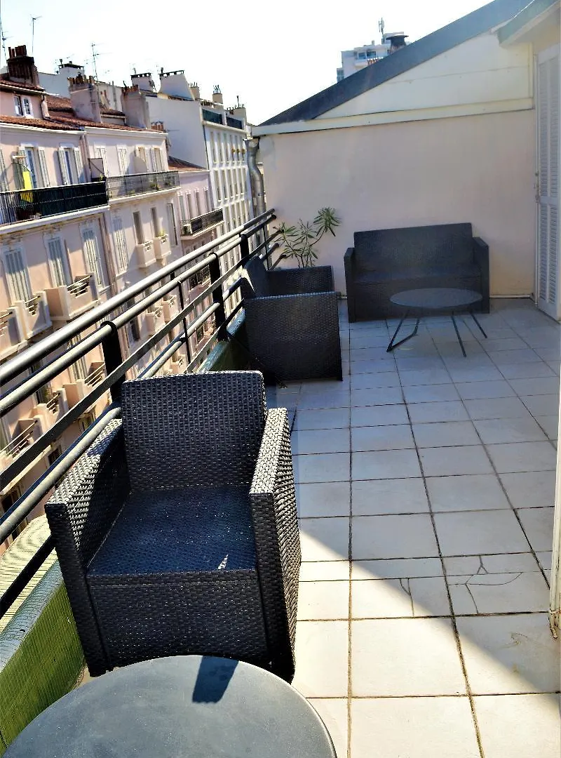 **  Celenya Hotel Тулон Франция