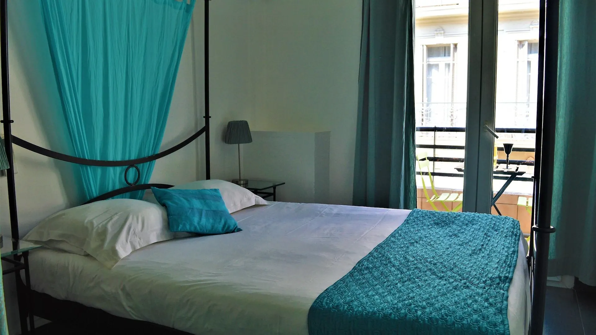 **  Celenya Hotel Тулон Франция