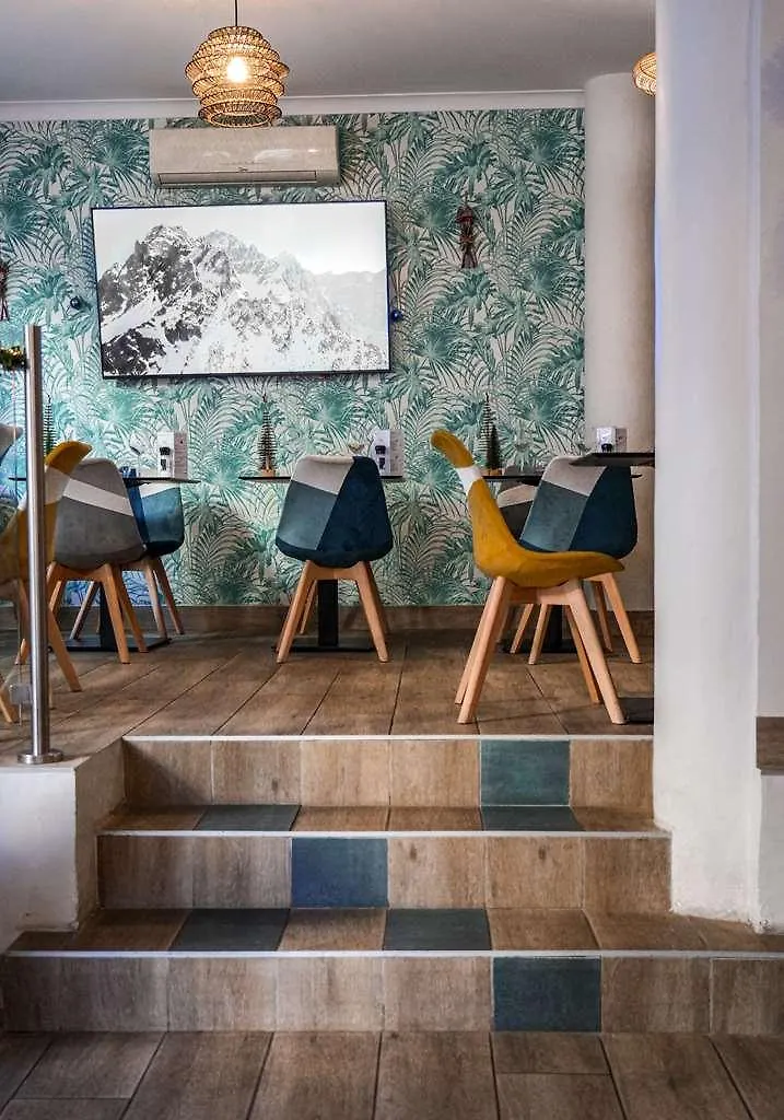 **  Celenya Hotel Тулон Франция