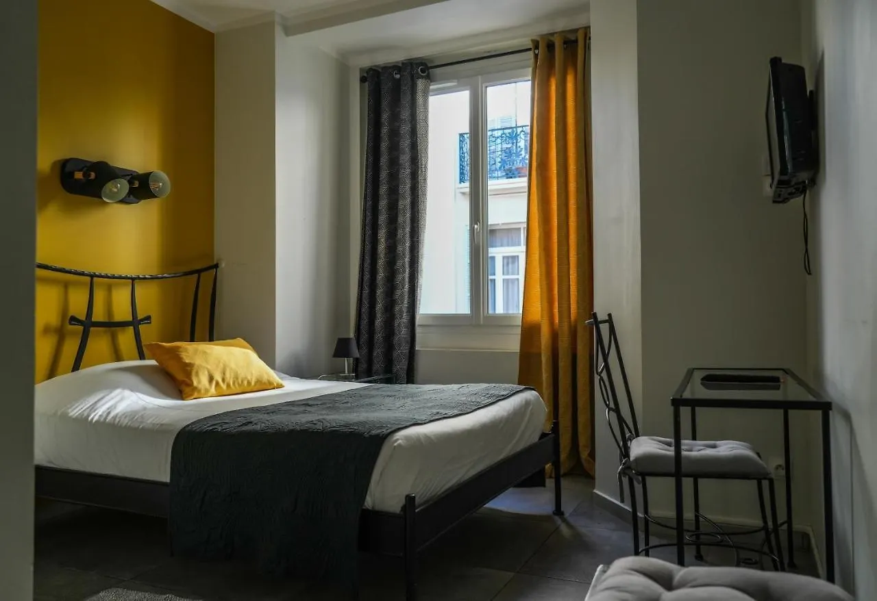 Celenya Hotel Тулон 2*,