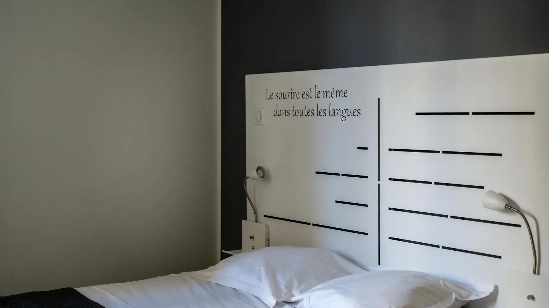 **  Celenya Hotel Тулон Франция